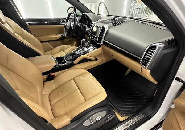 Porsche Cayenne cena 105500 przebieg: 188100, rok produkcji 2014 z Białystok małe 497